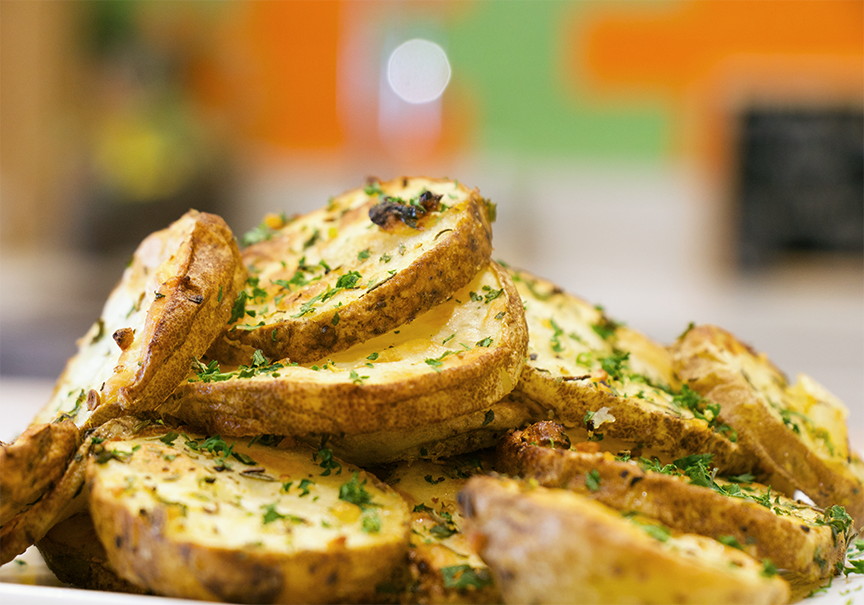 Melted potatoes with garlic and thyme